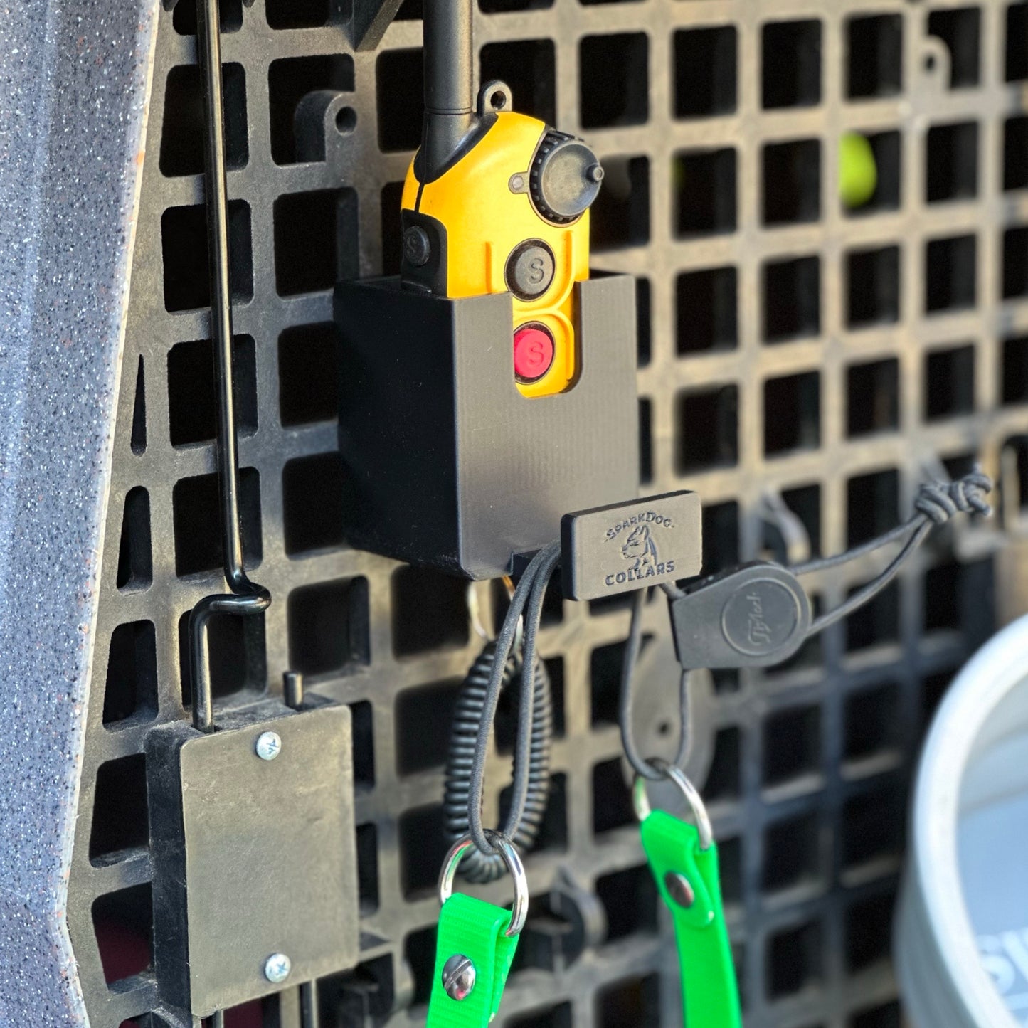 Grab-N-Go E-Collar Dock